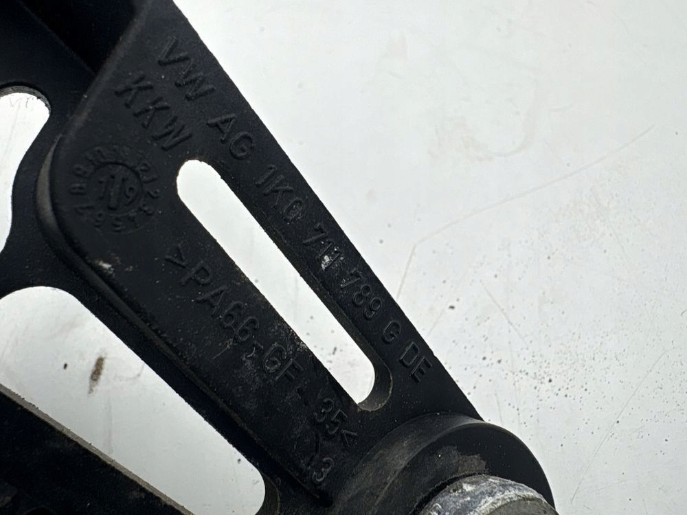 Seat ateca 2020 кронштейн тросы переключения передач 1k0711789g с Разборки