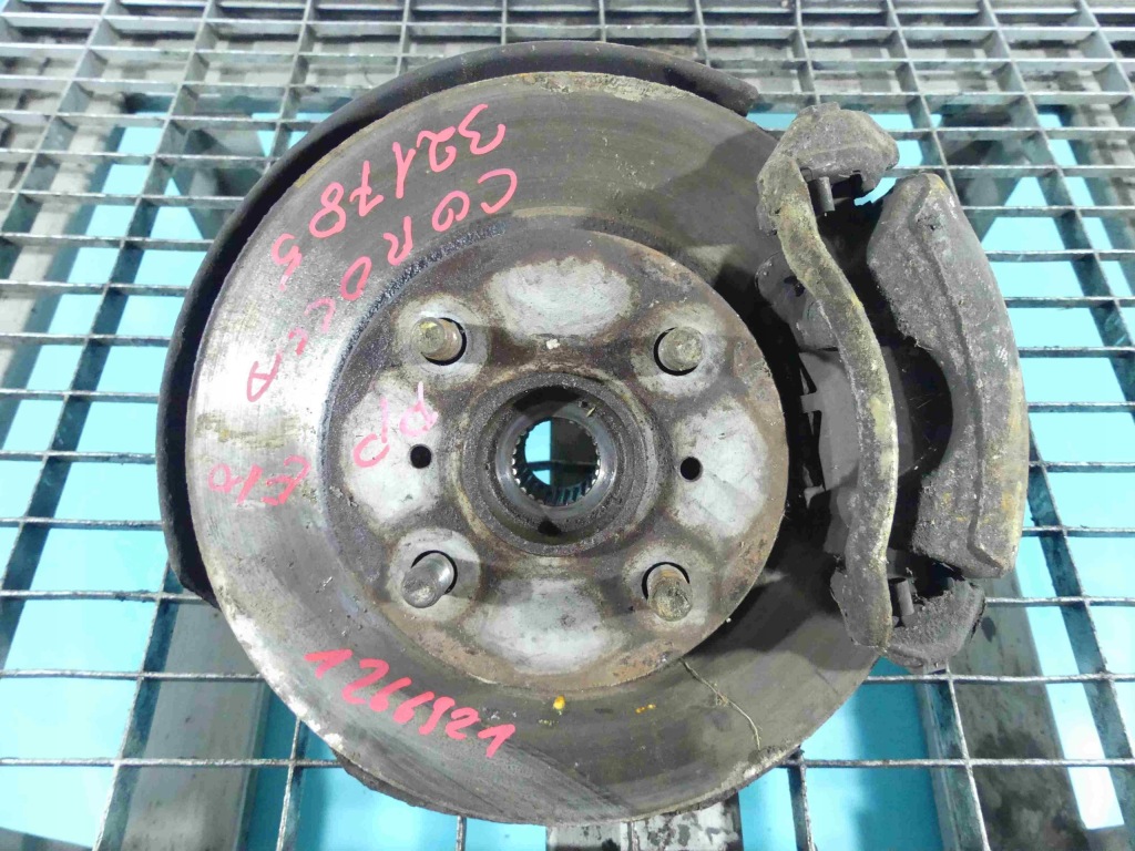 фото №1, Поворотний кулак права ступиця перед toyota corolla e10