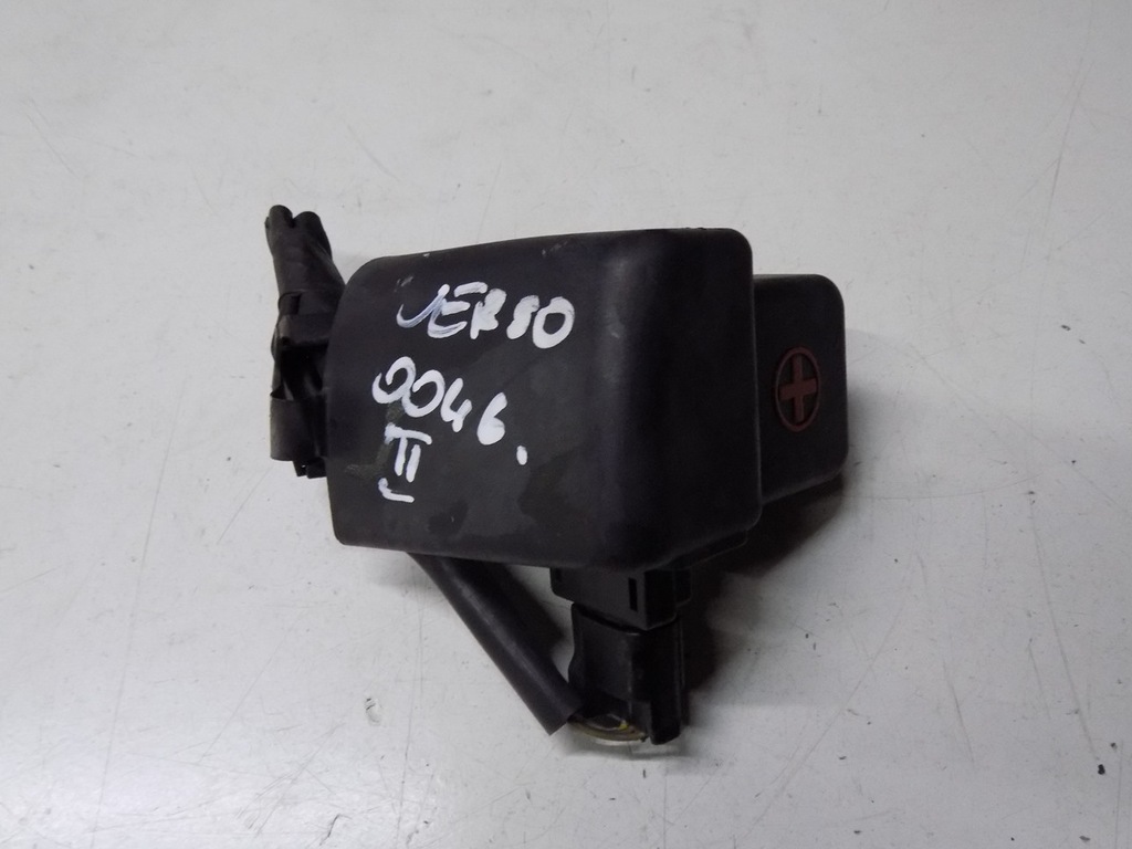 фото №1, Corolla verso ii 2.2 d4d клема плюсова