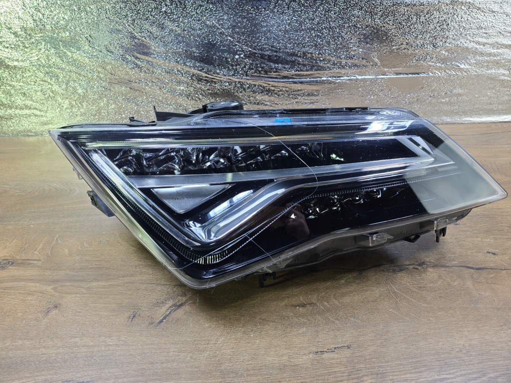 Купить Seat ateca фара перед передняя правый  full led 576941008h