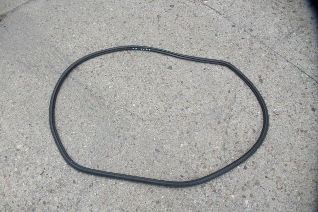 фото №1, Audi q3 11r прокладка дверь правый перед