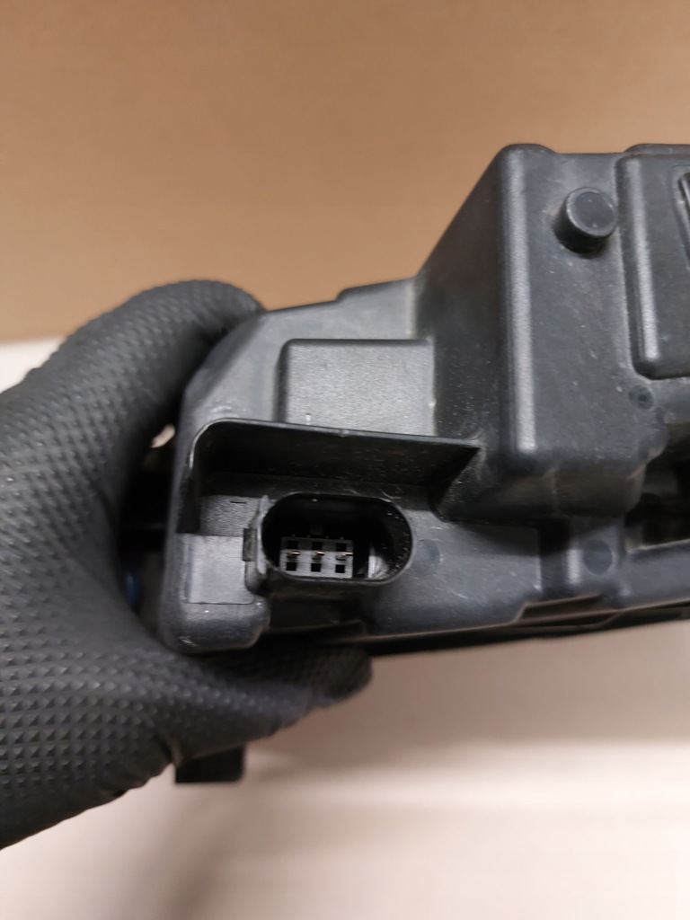 фото №8, Протитуманна фара skoda superb iii правий перед 3v0941700b оригінал