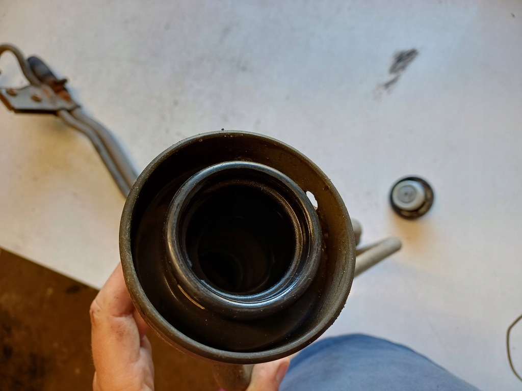 фото №3, Ford transit connect 1 i 02- 1.8tddi труба заливної пального