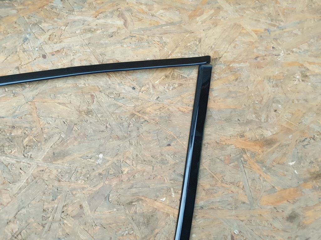 фото №5, Volvo v70 iii молдинг стекло правый задняя