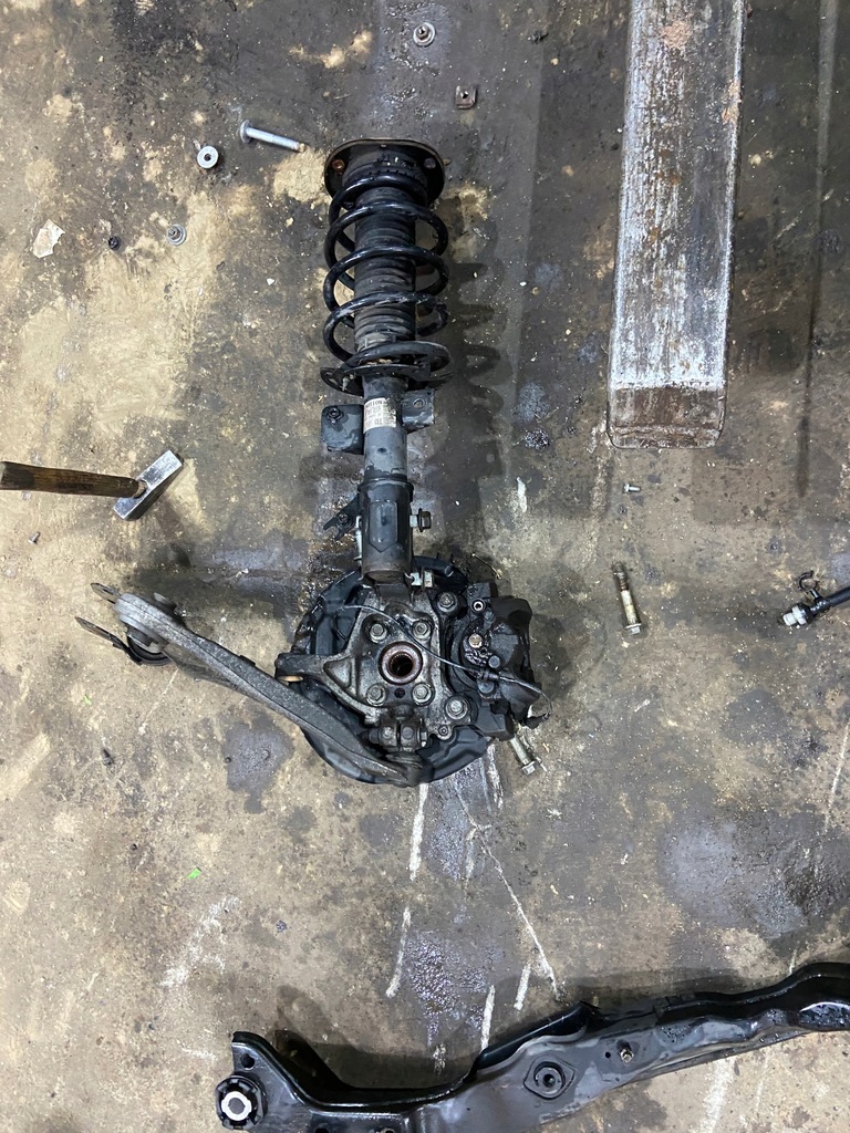 фото №1, Seat ibiza v поворотный кулак левая перед 2q0407255g