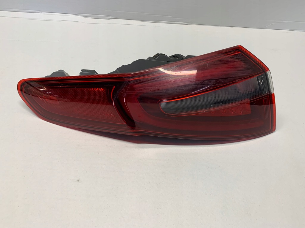 фото №1, Лампа задняя левая 000505358080 alfa romeo stelvio