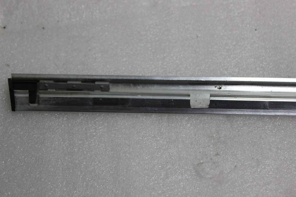 фото №15, Mercedes glk x204 молдинг скло багажника накладка права хром a2046701222