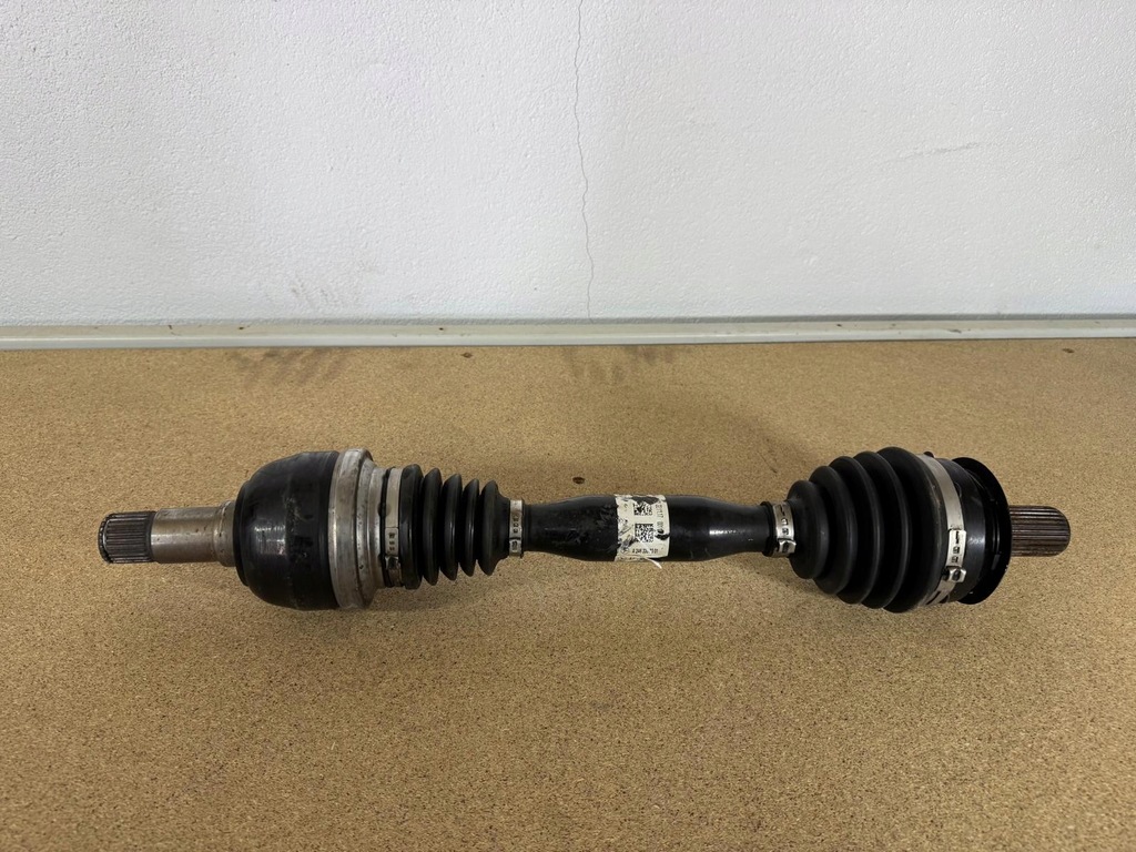 фото №1, Mercedes a gla 180 13-19 w156 x156 привідний вал ліва перед