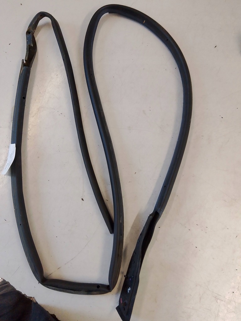 фото №1, Renault clio v прокладка дверь правый перед 808309844r