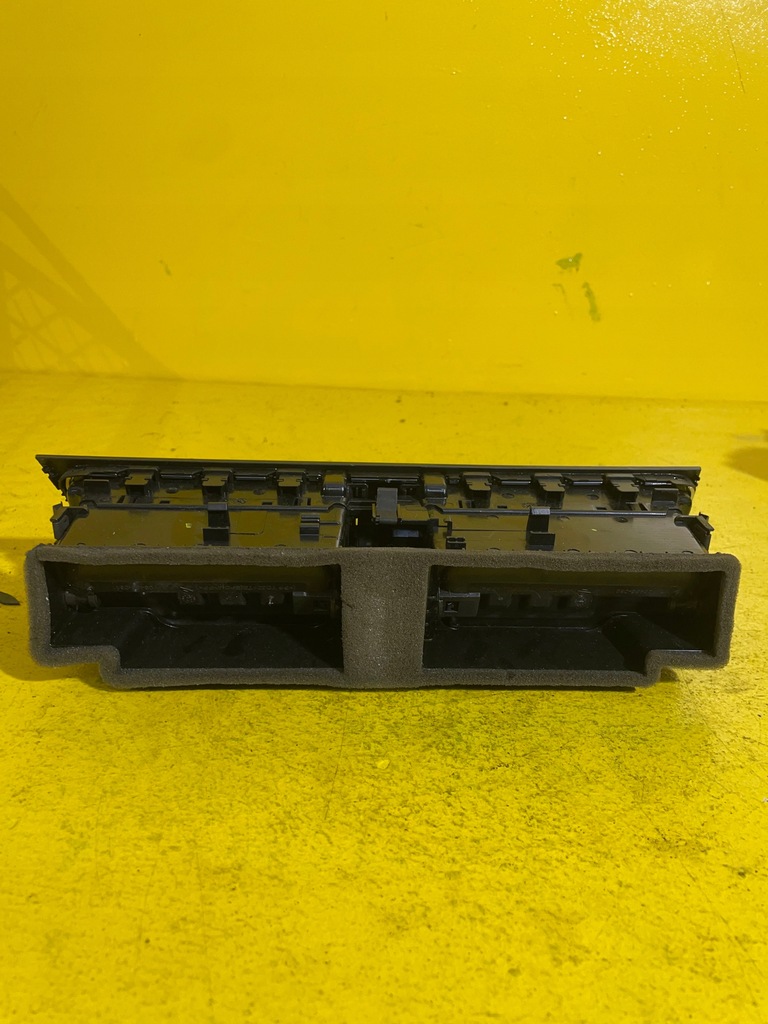 фото №1, Audi a4 b8 - решётка обдув