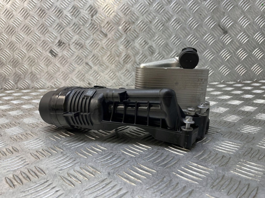 фото №10, Bmw оригинальный номер 8649177 1' f40 корпус фильтра масла радиатор