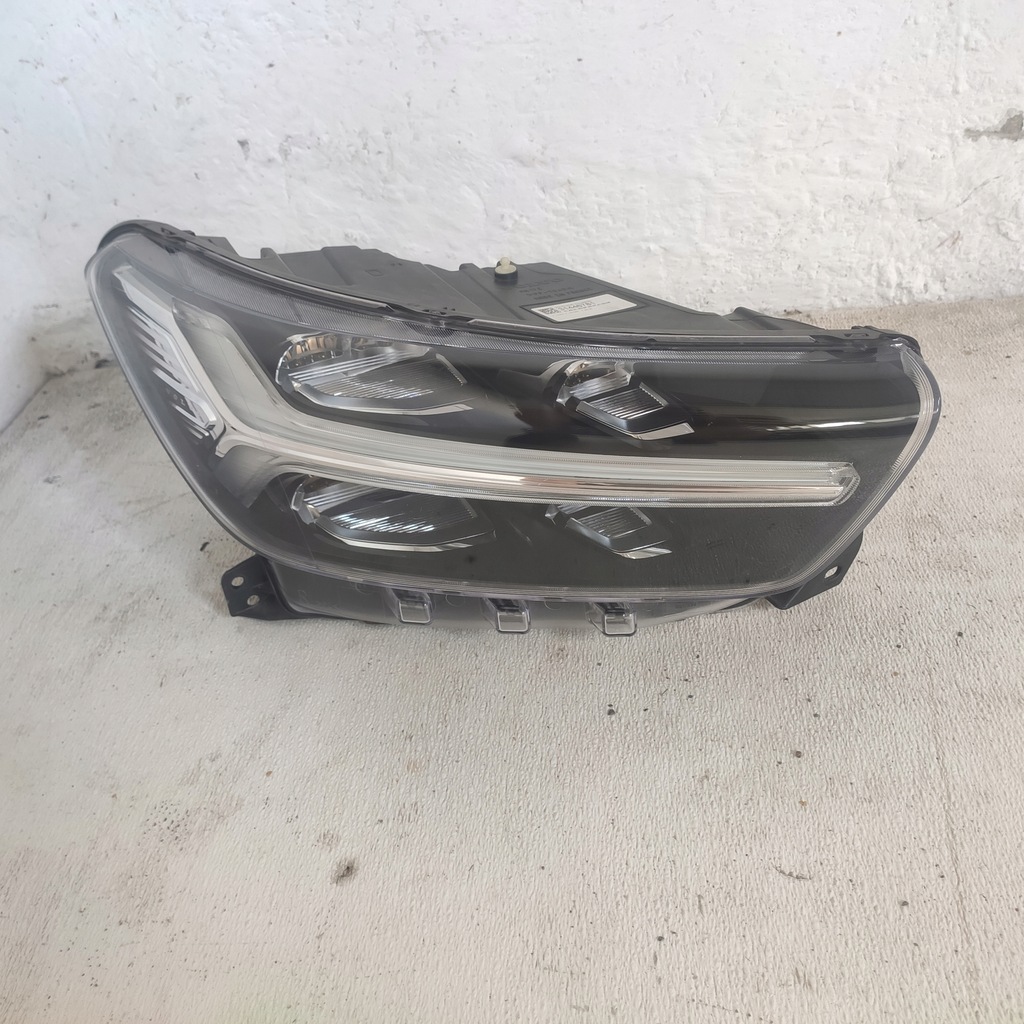 фото №1, Volvo xc40 2018 лампа передня права full led anglik