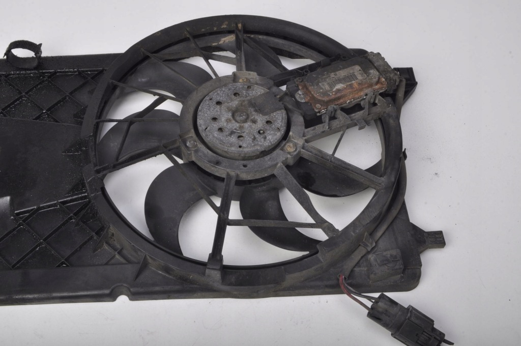 Focus mk2 c-max 1.6 1.8 tdci вентилятор радіатора Зі Шроту