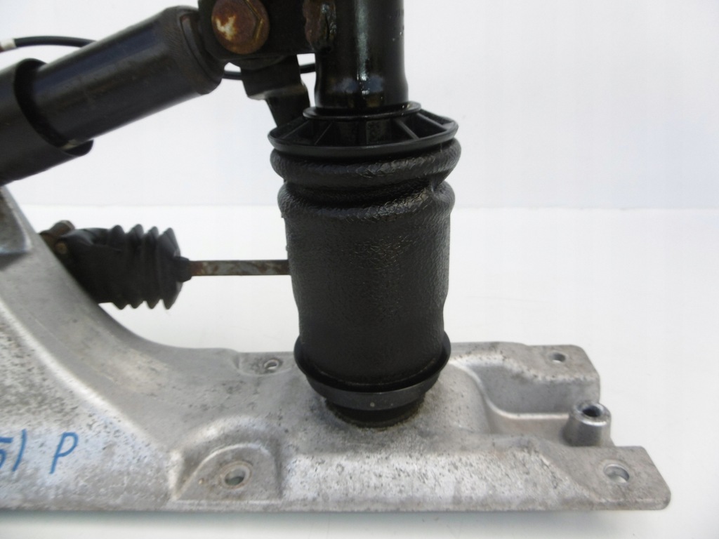 фото №7, Кронштейн амортизатор кабины правый левый magnum