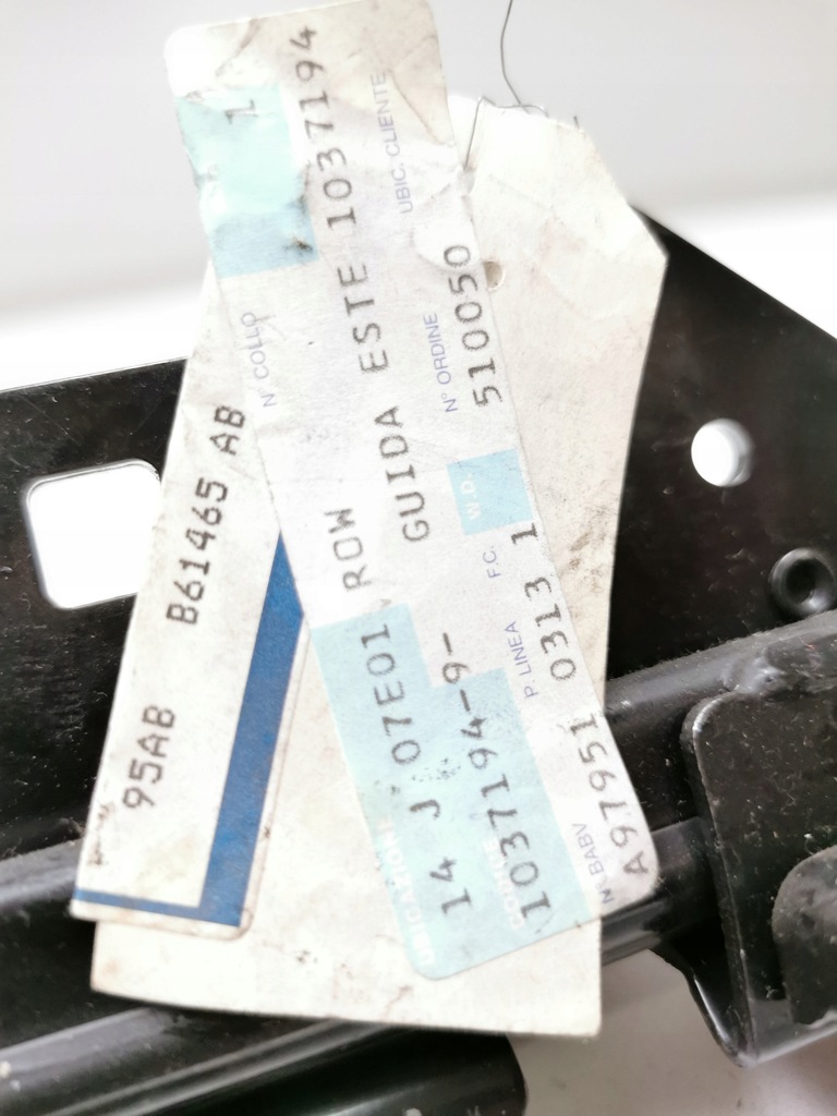 фото №6, Напрямна зовнішня ліва ford escort 1995-2001 оригінальний номер 1037194