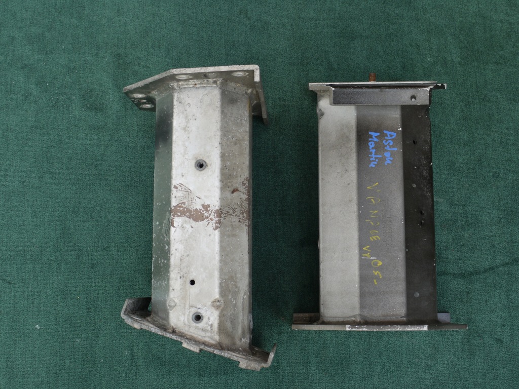 Купить Кронштейн  бампера под балка передняя болты aston martin rapide 2010-2013r