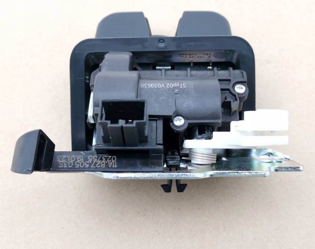 фото №8, Замок кришки багажника задня skoda enyaq vw id.4 id.5 11a827505 новий org