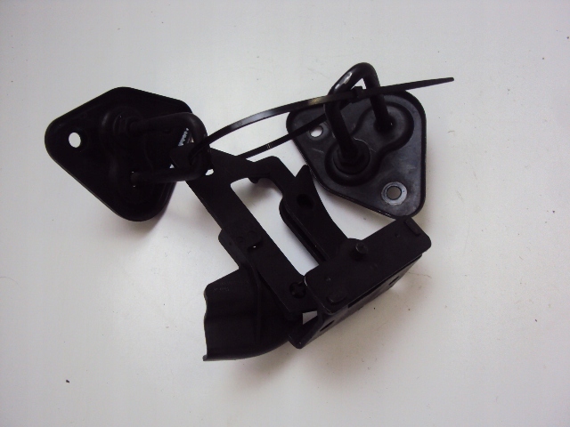 фото №1, Засувка, замок капот mercedes glk x204 2010-