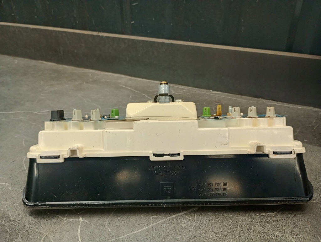 90242815cj лічильник приладова панель opel kadett e 90rok Ціна