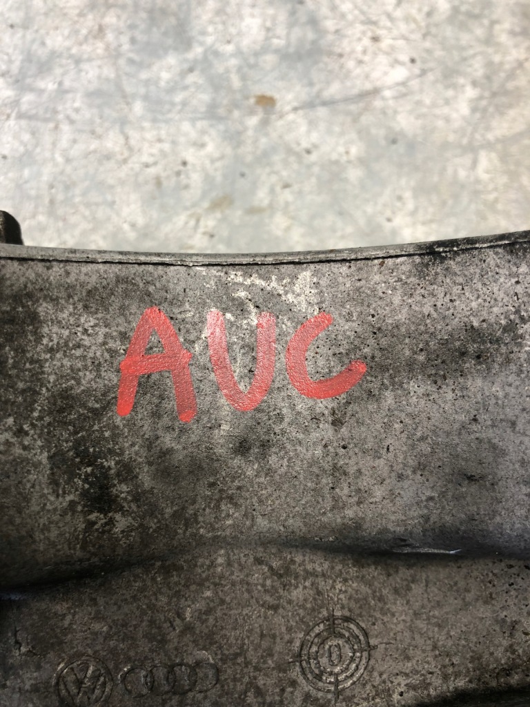 Кронштейн генератора vw skoda audi auc 032145169ab Недорого