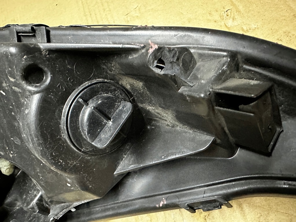 фото №7, Лампа фара renault megane iii lift 260609865r