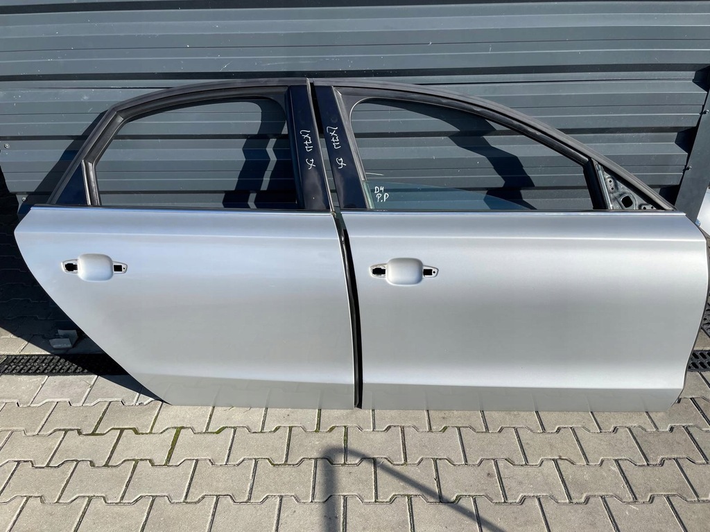 фото №1, Audi a8 d4 дверь правое перед задняя цвет lx7w