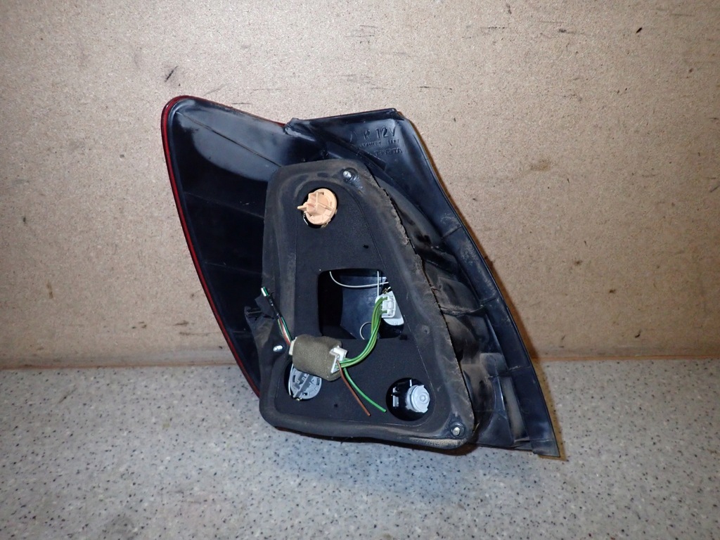 фото №6, Toyota corolla verso 01-03 лампа задняя правая