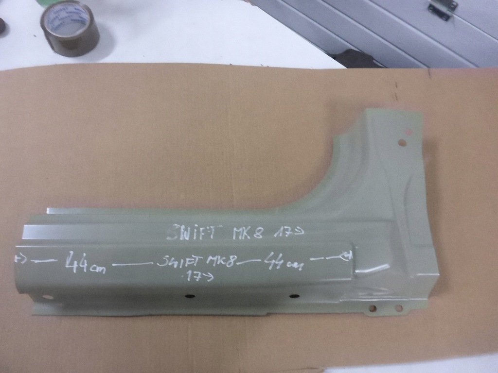 фото №1, Suzuki swift mk8 17- порог правый новый оригинал