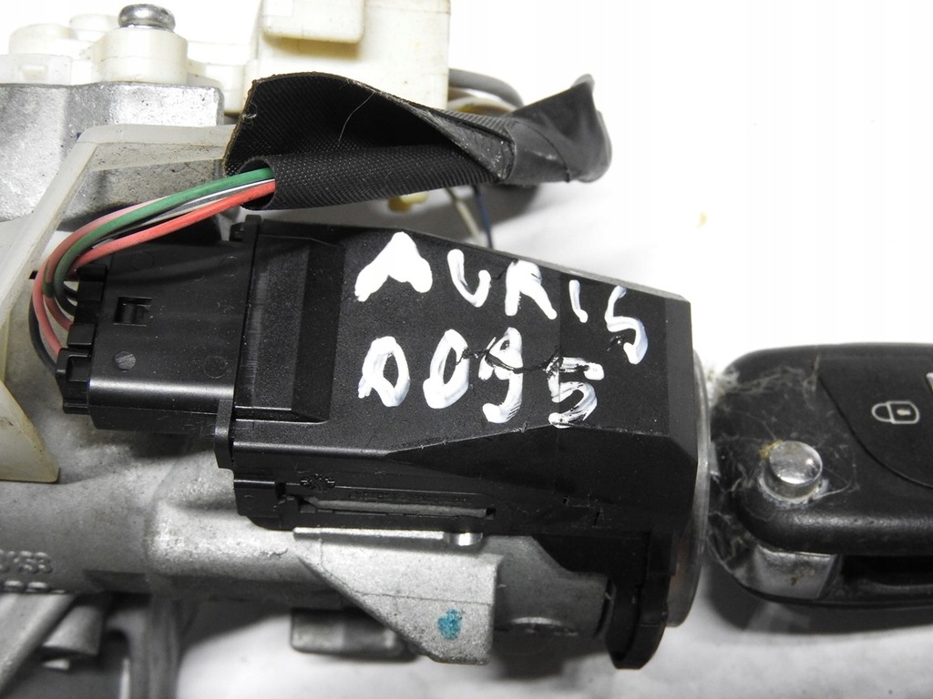 фото №6, Toyota auris i 06-09 замок зажигания 2965/3453 klauczyk вкладка