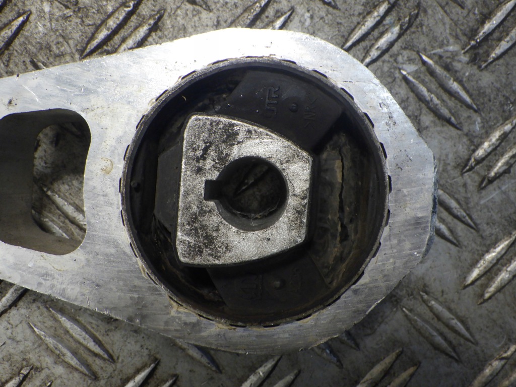 фото №3, Кронштейн подушка кронштейн коробки renegade