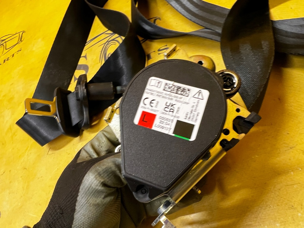 фото №7, Спрацьований pas безпеки перед передній лівий dacia sandero iii eu