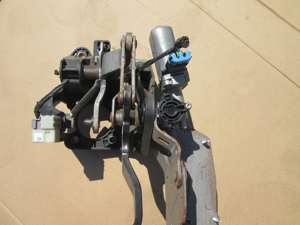 фото №7, Chrysler town country 3.6 педали тормоза моторчик