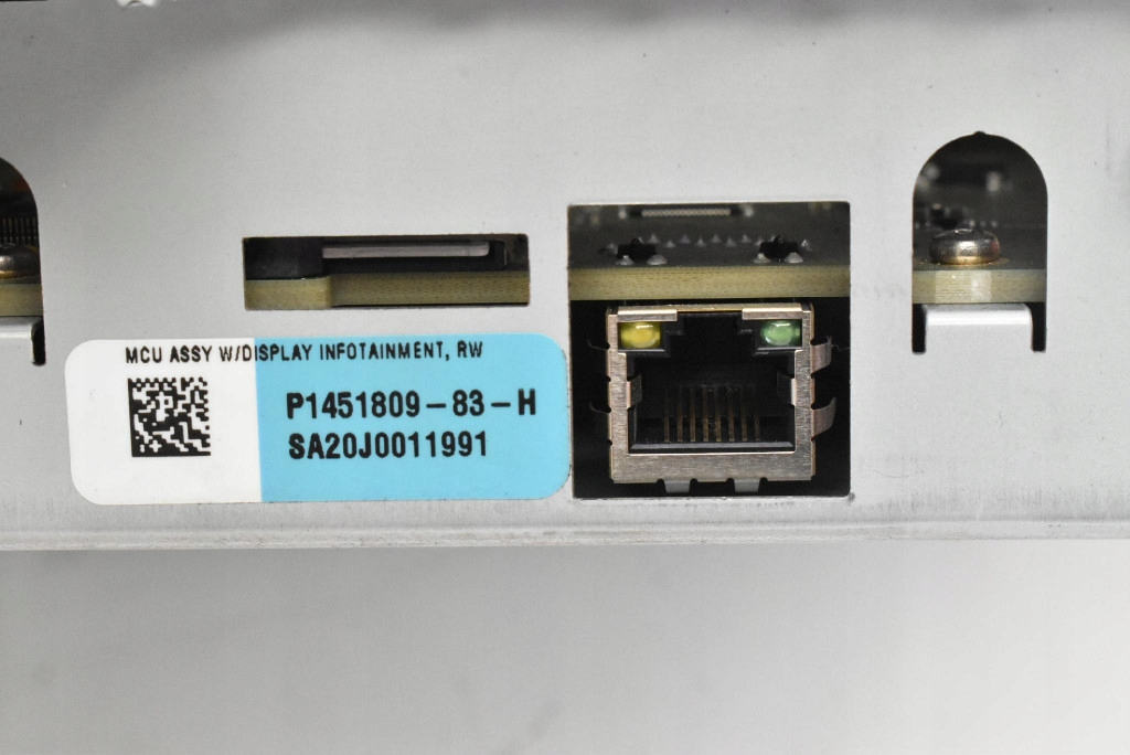 Дисплей центральный 1450737-00-b tesla model s рестайлинг  16-21 Доставка