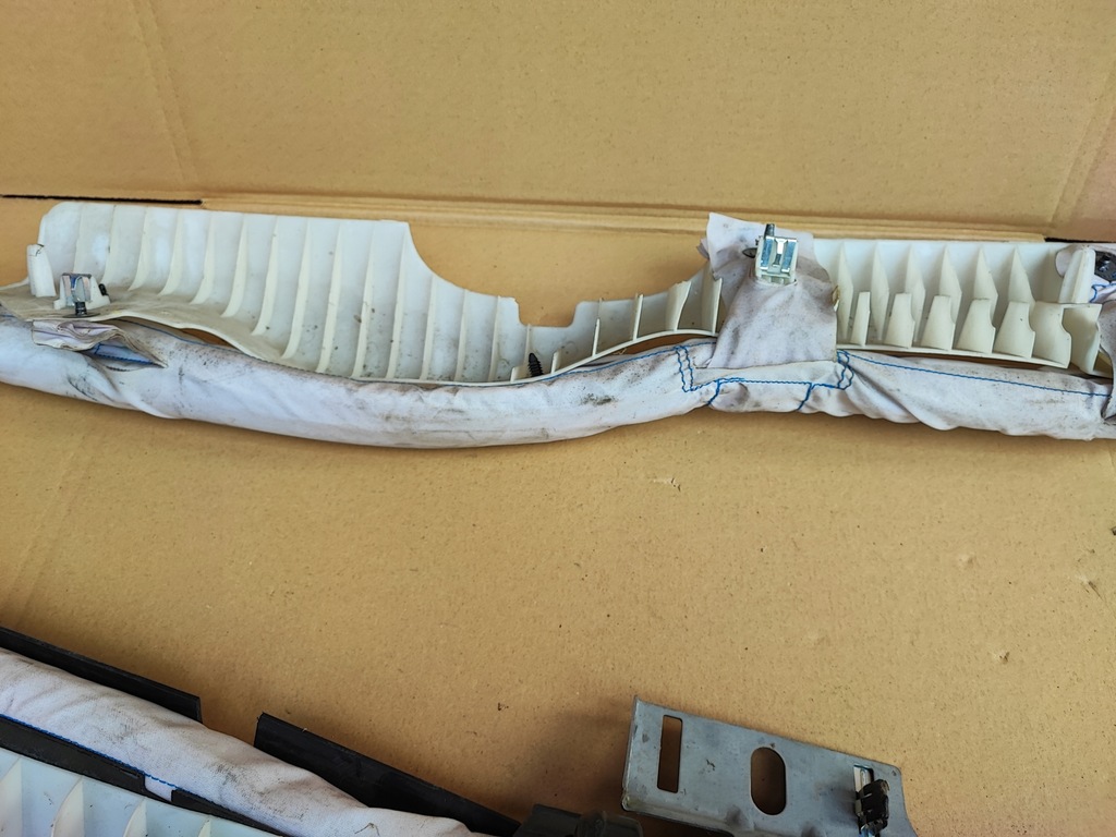 фото №15, Chrysler grand voyager iv шторка безопасности левая