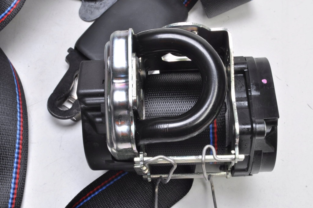 Bmw f44 ремень безопасности левый правый перед комплект 8076555 8076556 описание! Киев