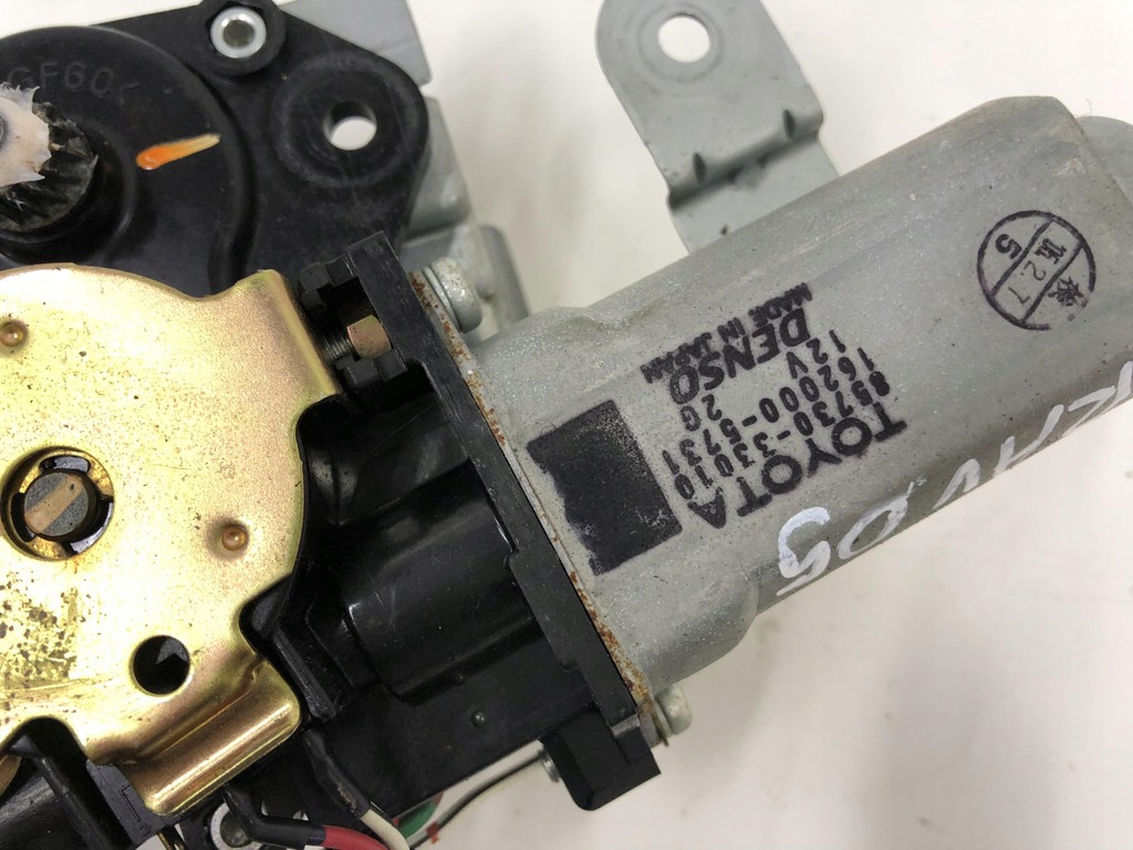 фото №6, Моторчик люк 85730-33010 toyota rav4 ii