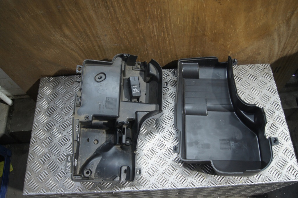 фото №1, Корпус коробка предохранителей peugeot 407