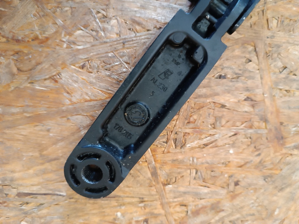 фото №8, 5e1955410 рычаг дворники правое eu skoda octavia iii