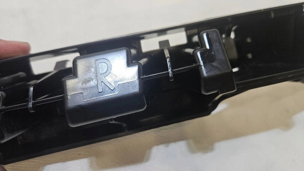 фото №6, Напрямна кронштейн крила правий перед mercedes cls a2188851265