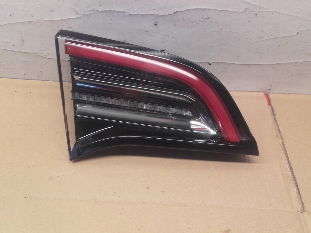 Купити Tesla 3 y фара ліва задній w кришці  led 1502088-00-b