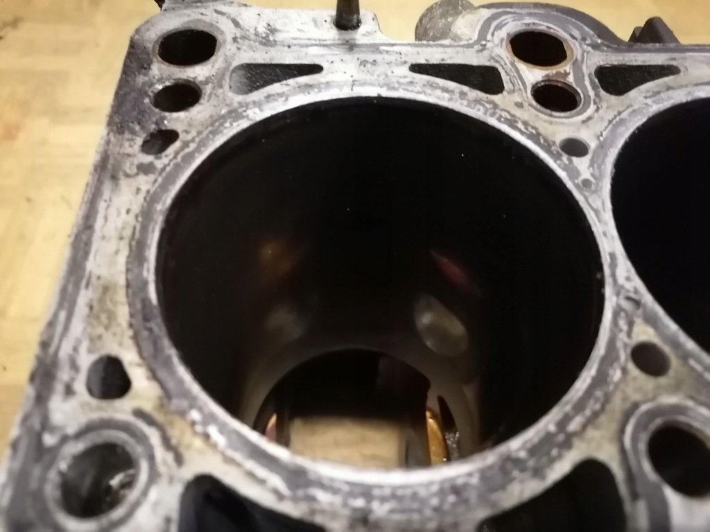 фото №8, Блок двигуна vw golf v passat b6 audi a3 r06d023a