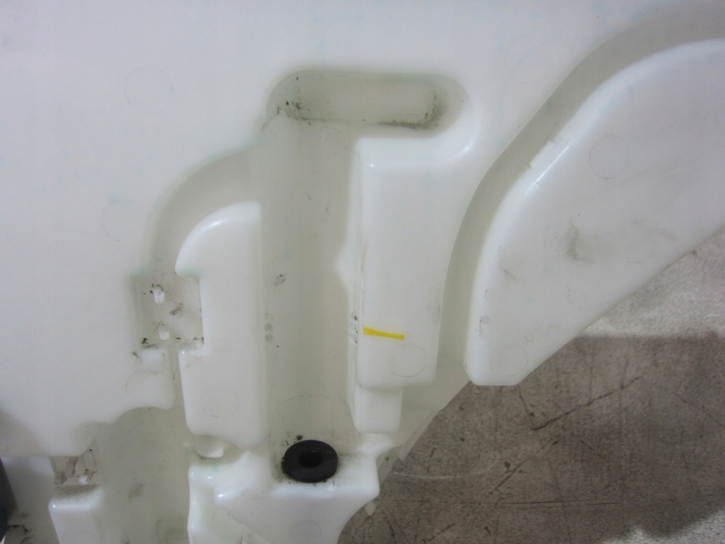 Купить Bmw f30 f22 f31 бак бачок жидкость омывателя 7241679 61667241680