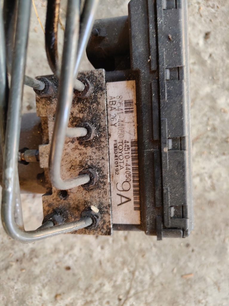 Купити Насос abs toyota avensis verso 01-03r 2.0 d4d 44510-44050