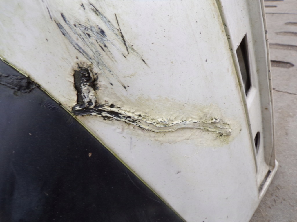 Бампер передний перед bmw e34 цвет alpine weiss с Разборки