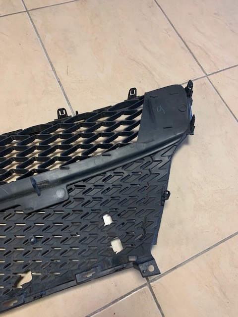 фото №6, Lexus ct200h lift 2014- решётка радиатора нижняя бампера f-sport