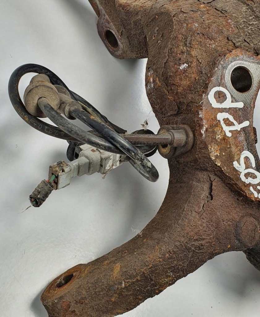 фото №2, Поворотный кулак правый перед renault koleos i 2.0 dci