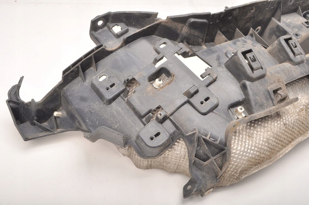 фото №8, Land rover discovery l462 направляющая бампера правый задняя ky32-17a881-aa