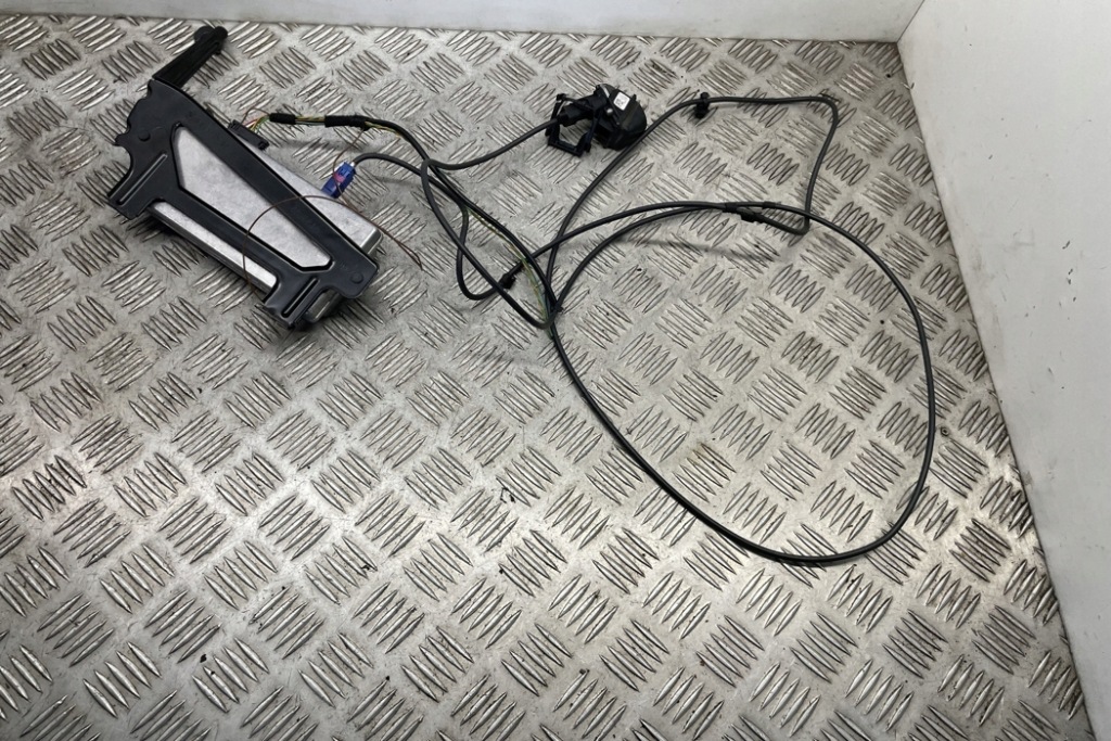 фото №8, Камера крышки багажника bmw 7 f01, f02 9240984 3.0l дизель 180kw 2010