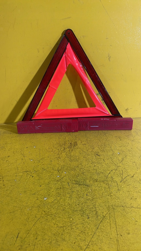 фото №1, Audi - треугольник предупредительный - 8t0860251