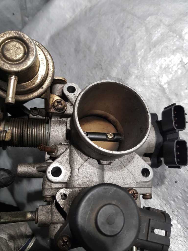 фото №11, Nissan primera p11 2.0 дроссельная заслонка rtr50-62